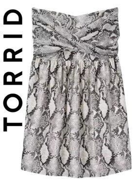 Torrid Mesh Strapless Twisted Babydoll Halter Top Tunic Top Grey Snake Print